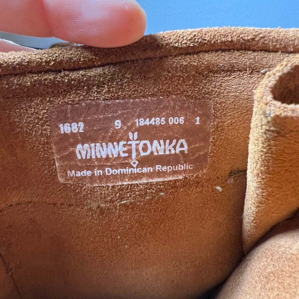 Like New Minnetonka Leather Fringe Boots - Picture 7 of 7